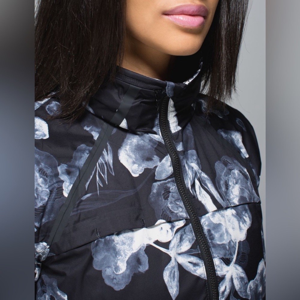 SOLD 6 - Lululemon Miss Misty Pullover - Inky Floral Black Ghost - Picture 3 of 8